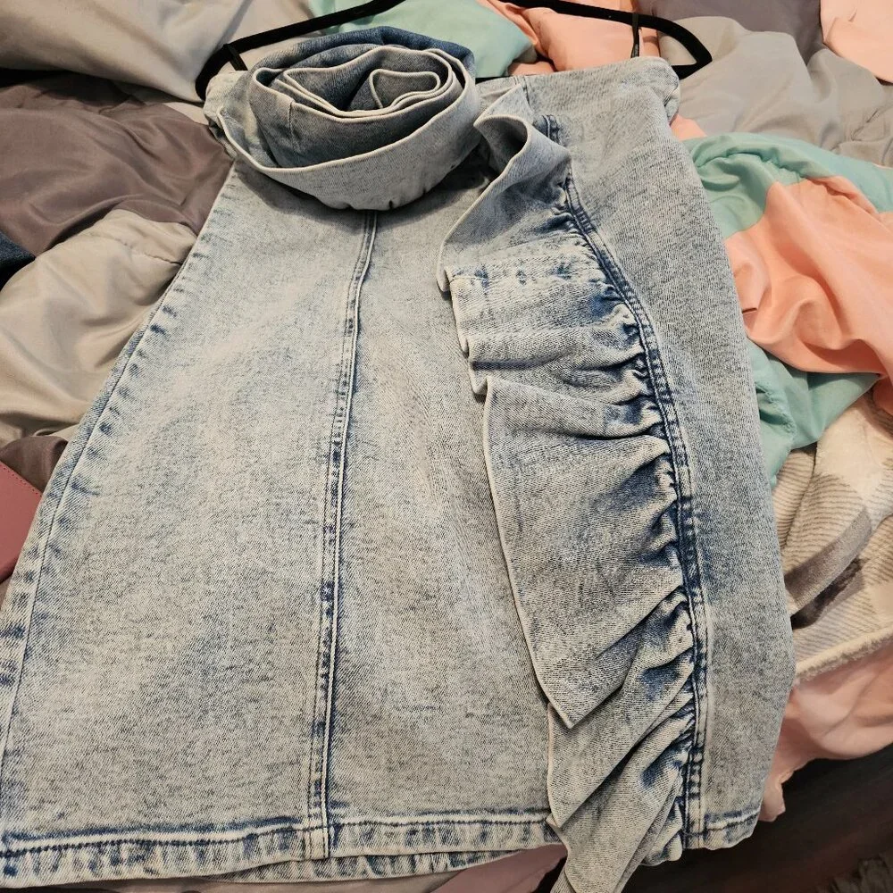 Rosette Denim Mini Dress - Picture 5 of 6